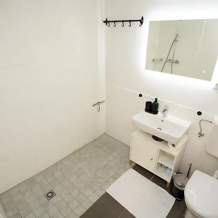 Lejlighed Dobben6 - - 2 Bedroom - Balcony - Kitchen *